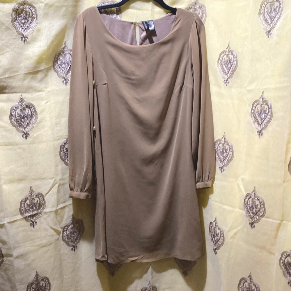 FUN & FLIRT “LIGHT FAWN” LONG SLEEVE SCOOP NECK CHIFFON DRESS SZ S